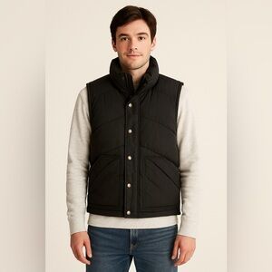 American Eagle Black Puffer Vest Size M